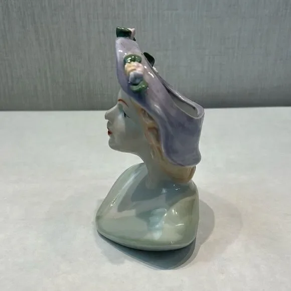 Vtg Lady Head Bust Vase Brush Holder Lilac Purple Hat Flowers - Picture 4 of 7